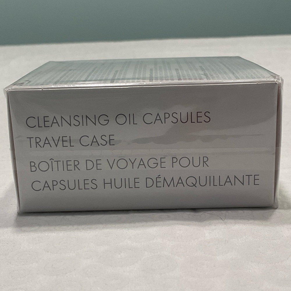Eve Lom Cleansing Oil Capsules - Picture 2 of 5